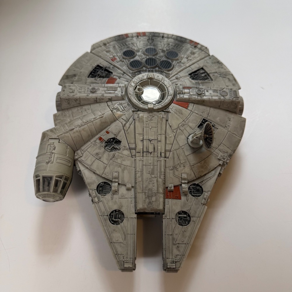 Jazwares Star Wars Millennium Falcon 7.5x5.5 Micro Galaxy Squadron Grey Sci-Fi